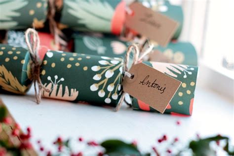 No other company makes these with anywhere near the same quality, great snappers, . How to Make Your Own Gorgeous Christmas Crackers - Tuts+ ...