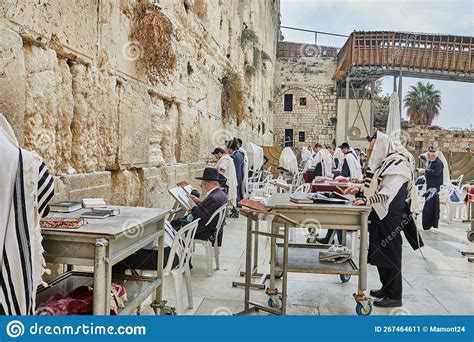 View Of The Wailing Wall With Worshipers The Shrine Of The Jewish