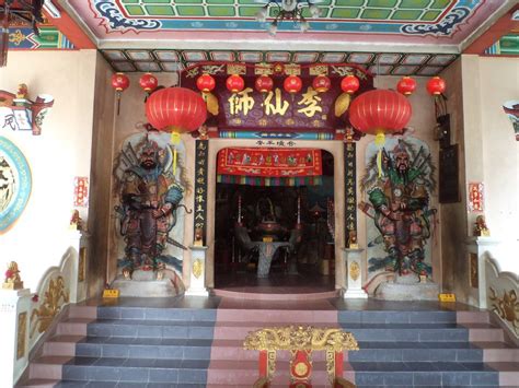 Lin fa kung (literally means temple of lotus) in tai hang was protected as declared monument in 2014. Not Just Curry and Chapatti : Fu Lin Kong Temple - Pangkor ...