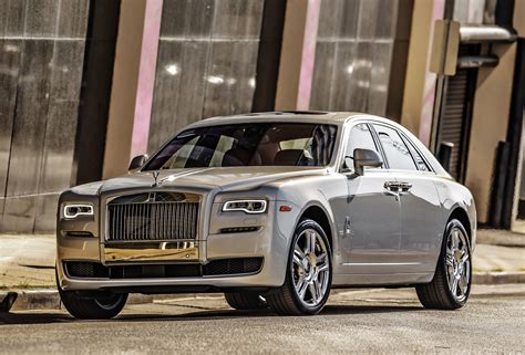 Keindahan Interior Rolls Royce Ghost Yang Mengagumkan Avada Construction