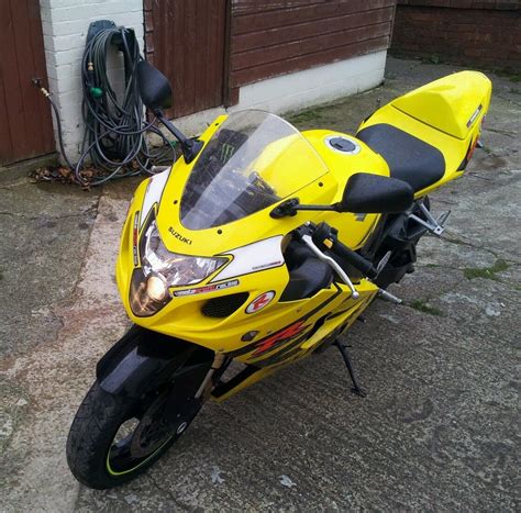Whichever way you look at it, the 2006 suzuki gsxr 600 is the top performer in the new middleweight class, defining the concept and standing as a benchmark, against which, all others are compared. SUZUKI GSXR 600 K4 YELLOW