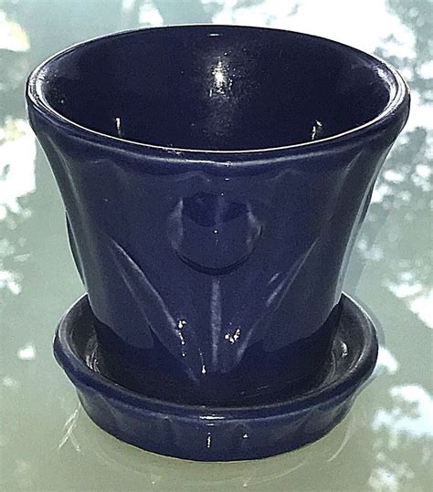 vintage 1950 s shawnee pottery tulips cobalt blue glazed 4 flower pot and saucer shawnee