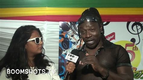 mad cobra flexing at reggae sumfest 2017 youtube