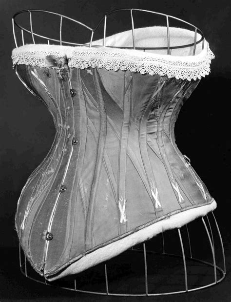 Victorian Corsets What They Were Like And How Women Used To Wear Them