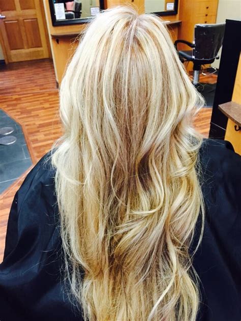 How to get blonde hair with lowlights l oreal paris. Golden blonde hair with platinum highlights and caramel ...