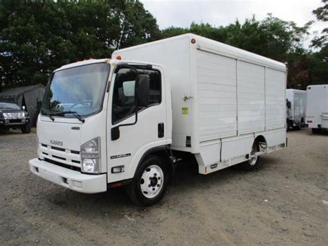 2012 Isuzu NPR HD 14 BEVERAGE TRUCK * ROLL UP SIDE DOORS - cars