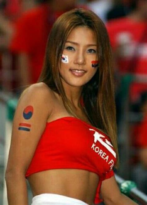 This South Korean Fan Is A True Beauty At The 2002 World Cup Finals