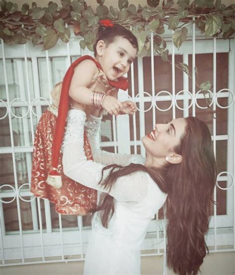Ayeza Khan With Her Daughter On Eid 2016