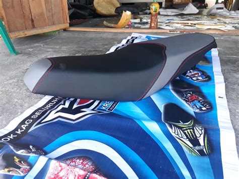 Body street racing, lampu projie led, knalpot dbs thailand, velg jari jari 17 pdr, karbon sempr. 32+ Contoh Modifikasi Jok Motor X Ride Terkeren | Modif Baru