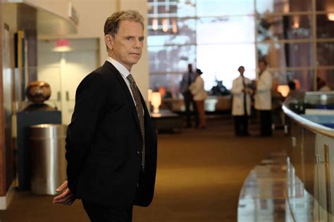 Photo De Bruce Greenwood The Resident Photo Bruce Greenwood Photo