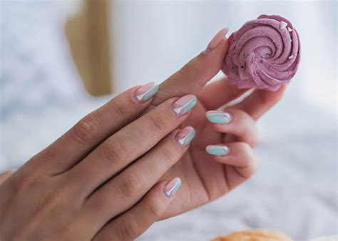 Flaunt Your Round Nails with These Designs | Polish and Pearls