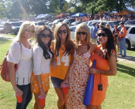 11 Jaw Dropping Reasons Why Tennessee Has The Hottest Fans In College