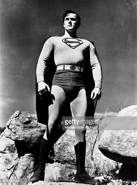 Superman Pose Imagens E Fotografias De Stock Getty Images