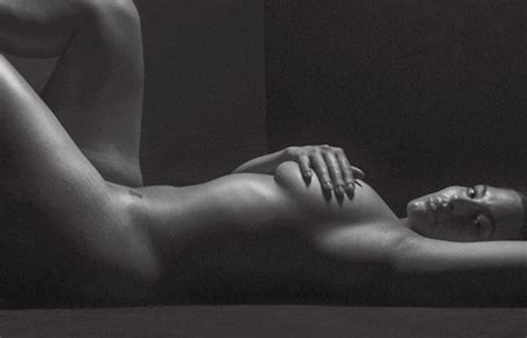 Ashley Graham Posed Nude For V Magazine The Nip Slip