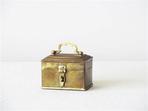 Vintage Brass Jewelry Or Trinket Box Handmade By Ebyglassetc €13 50 Vintage Finds Etsy Vintage