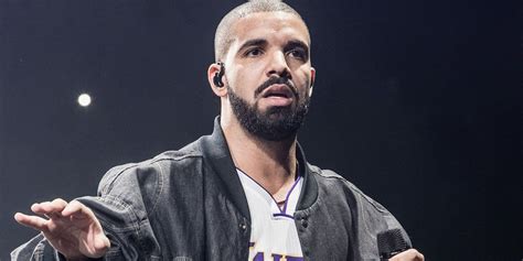 Officials From Toronto Cn Tower Says Drake Views From The 6 Artwork
