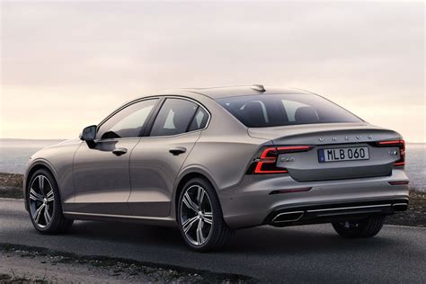 The volvo s60 is a compact executive car manufactured and marketed by volvo since 2000 and began in its third generation in the 2019 model year. De nieuwe Volvo S60 laat zien hoe je stijl en kracht moet ...