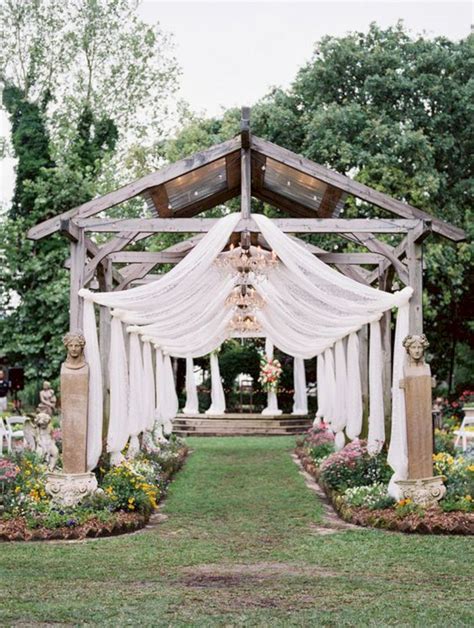 8 Amazing Wedding Entrance Decoration For Perfect Wedding Party