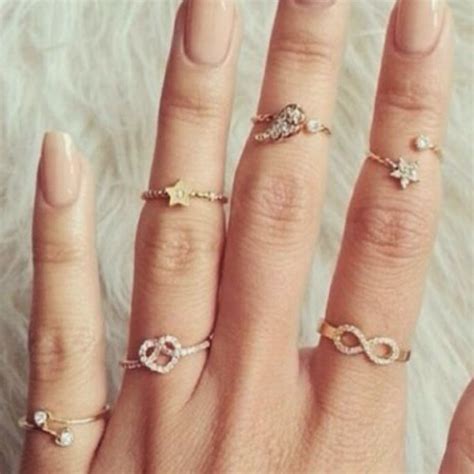 Chiclifestyleofewelina How To Wear Your Rings