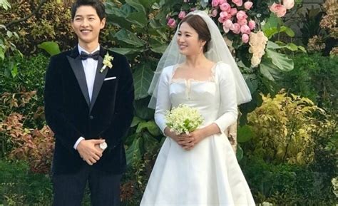 wow song joong ki and hye kyo dapat hadiah emas sebagai kado pernikahan okezone celebrity