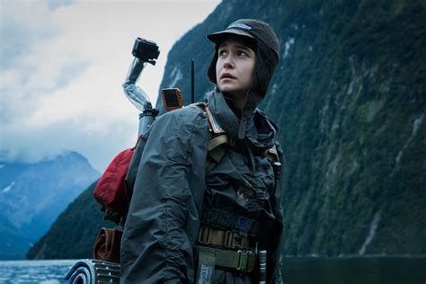 Fassbender plays dual androids, david and walter, while waterston channels her inner ripley as. Alien Covenant Review - Excellent gore but also too ...