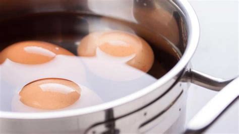 Voici pourquoi vous ne devriez pas jeter leau de cuisson de vos œufs