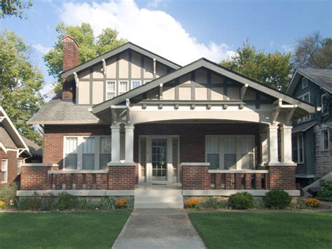 It has a unique and distinct character that most people love. Bungalow Gables - Design for the Arts & Crafts House ...