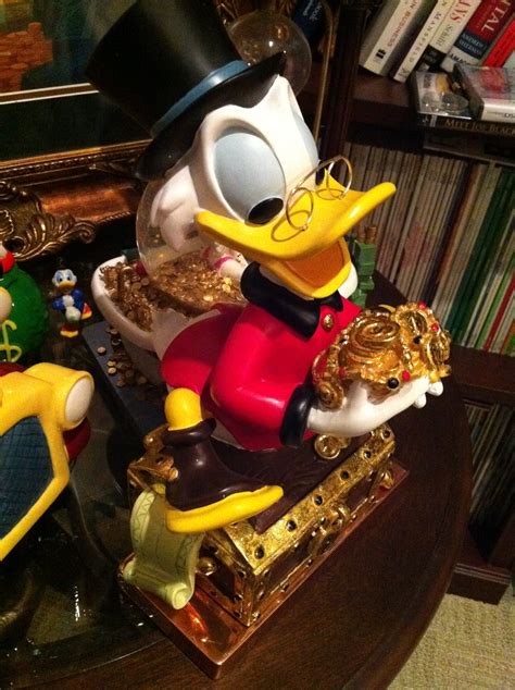 Scrooge Mcduck With Treasure Chest Figurine