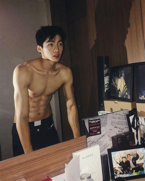 Korean Guys With Abs