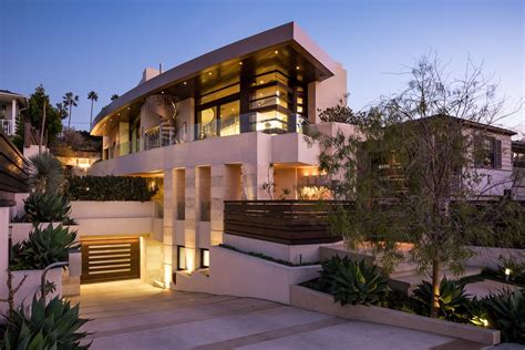 Sophisticated Modern Custom Home In La Jolla With Rooftop Patio