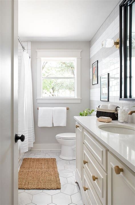 13 Best Bathrooms By Joanna Gaines Nikkis Plate Small Bathroom