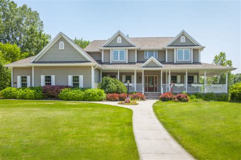 Most houses had concrete roof tiles and these may be reaching the end of their expected life so it is worth checking for any signs that they will. That's An Interesting Looking House: Colonial Style Homes ...