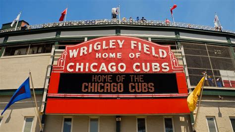 Hotels Near Wrigley Field | Aloft Chicago City Center