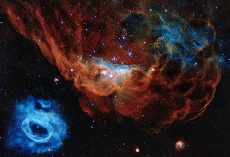 Apod Dayframe Apod April Hubble S Cosmic Reef