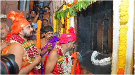 ಉಡುಪಿ ಪರ್ಯಾಯ ಪುತ್ತಿಗೆ ಶ್ರೀ ಸಾರ್ವಜನಿಕ ದರ್ಬಾರ್ ನಲ್ಲಿ ಖಾದರ್ ಯಡಿಯೂರಪ್ಪ ಇತರ ಗಣ್ಯರು Udupi Paryaya