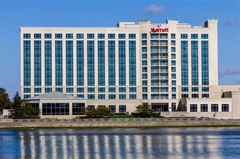 Marriott Indianapolis North Lakedside Hotel Ii Stock Photo Download
