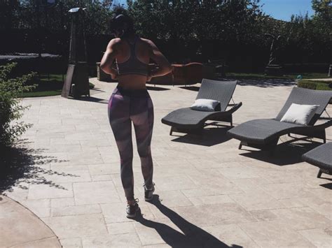 Kylie Jenner Is Showing Off Her Butt Again The Hollywood Gossip