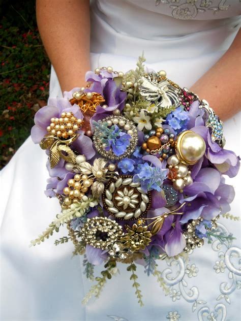 How To Make A Brooch Bridal Bouquet How Tos Diy