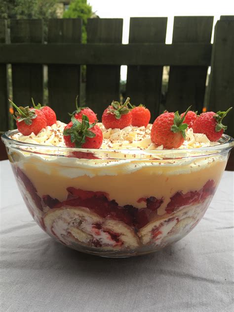Easy Trifle Classic British Dessert Theunicook Festive Baking