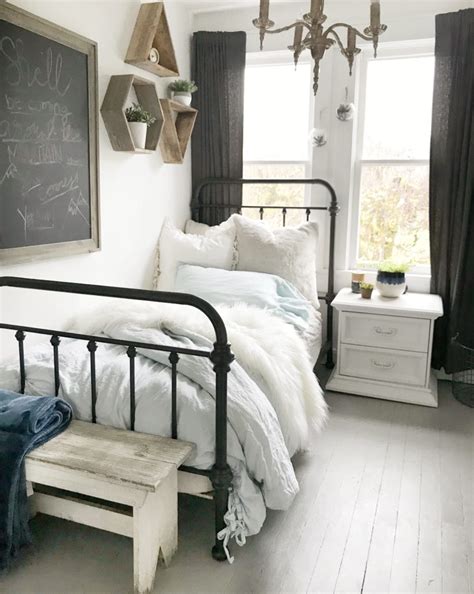 5 Style Tips For A Teen Girls Boho Farmhouse Bedroom