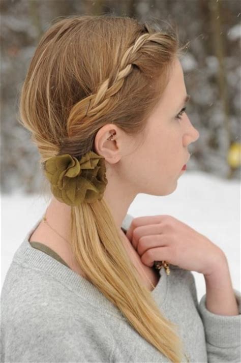 60 Wonderful Side Ponytail Hairstyles That You Will Love Gravetics