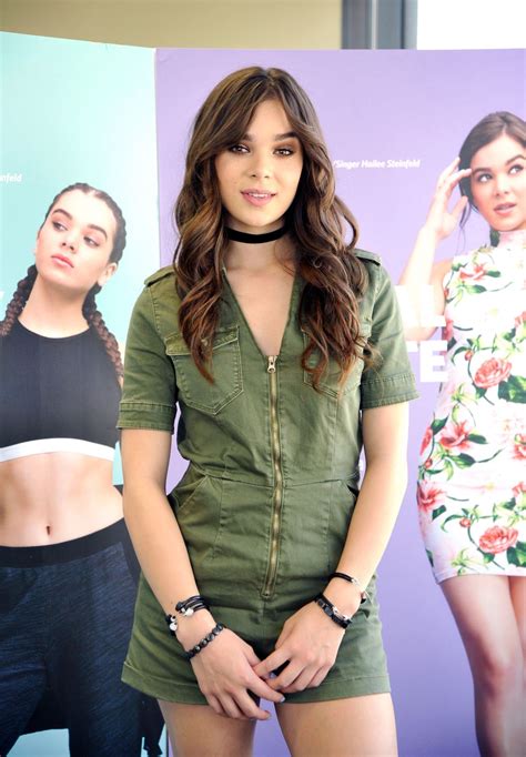 Sexy Beautiful Babes Hailee Steinfeld Cotton Inc ‘find