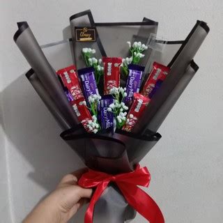 Snack Bouquet Coklat Cadbury / Kitkat / Bucket Bunga Buket Snack Jajan
