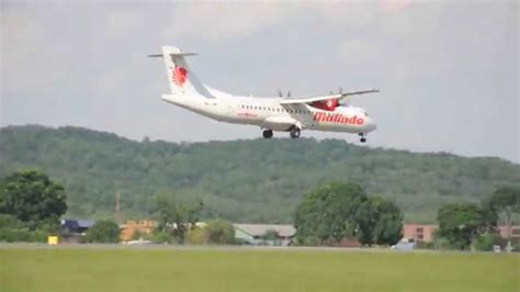 Book tickets now on 12goasia! ATR 72-600 Malindo Air Landing Subang Airport - YouTube