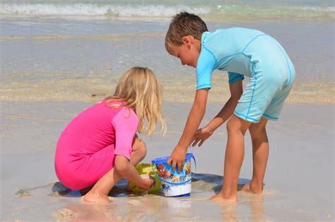 Images Gratuites plage mer le sable gens fille jouer garçon