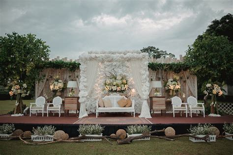 Pernikahan Outdoor Rustic Yang Sangat Cantik Dan Menginspirasi