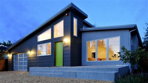 Small Modern House With Cost Effective Accessories And