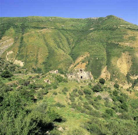 Armenien ist ein faszinierendes land mit einem riesigen urlaubspotential. Kaukasus: Eine Reise nach Armenien führt in eine ...