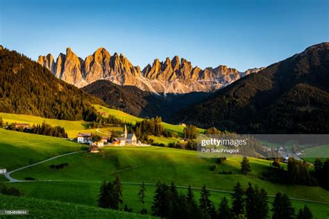 The Odle Mountain Peaks At Sunset St Maddalena Val Di Funes South Tyrol