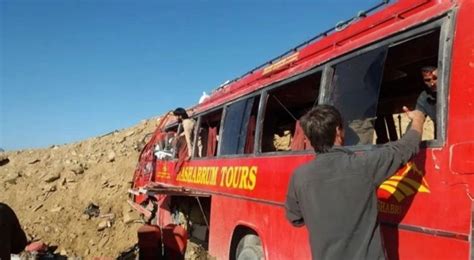 Bus Accident Kills 22 People In Pakistan Reportaz